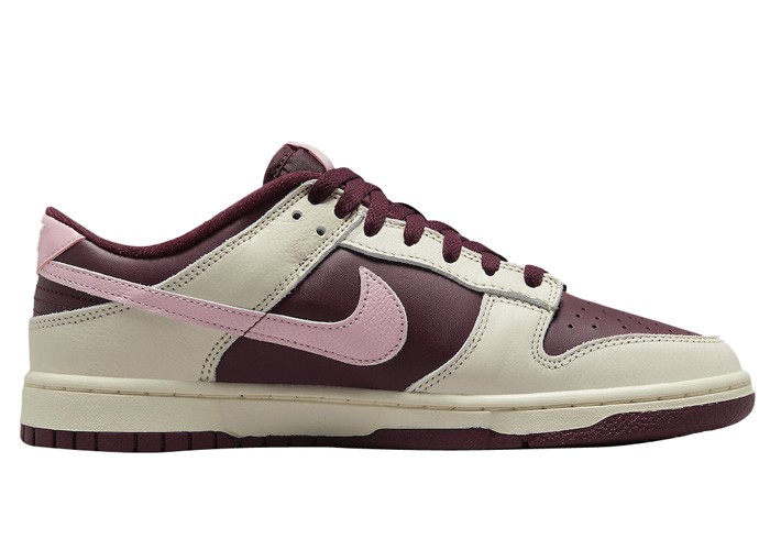 Nike Dunk Low &quotValentine's Day" - DR9705-100